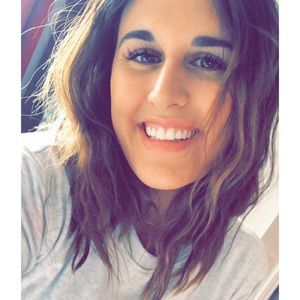 Meet your Posher, Camille